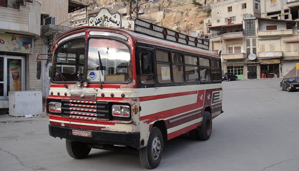 Typischer alter Bus in Syrien