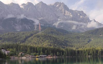 Auf die Zugspitze mit Seilbahn, Zahnradbahn und Hund